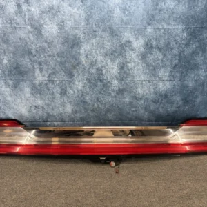 NAVIGATOR 18-21 REAR TRUNK LIFTGATE LID MOUNT TAIL LIGHT BAR ASSY OEM
