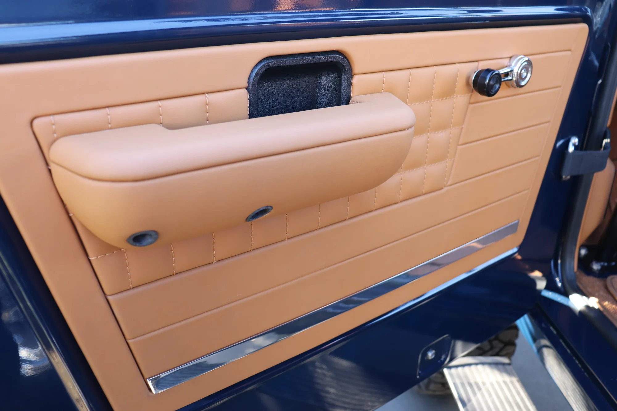 Custom Interior Door Panels | 1966-77 Ford Bronco